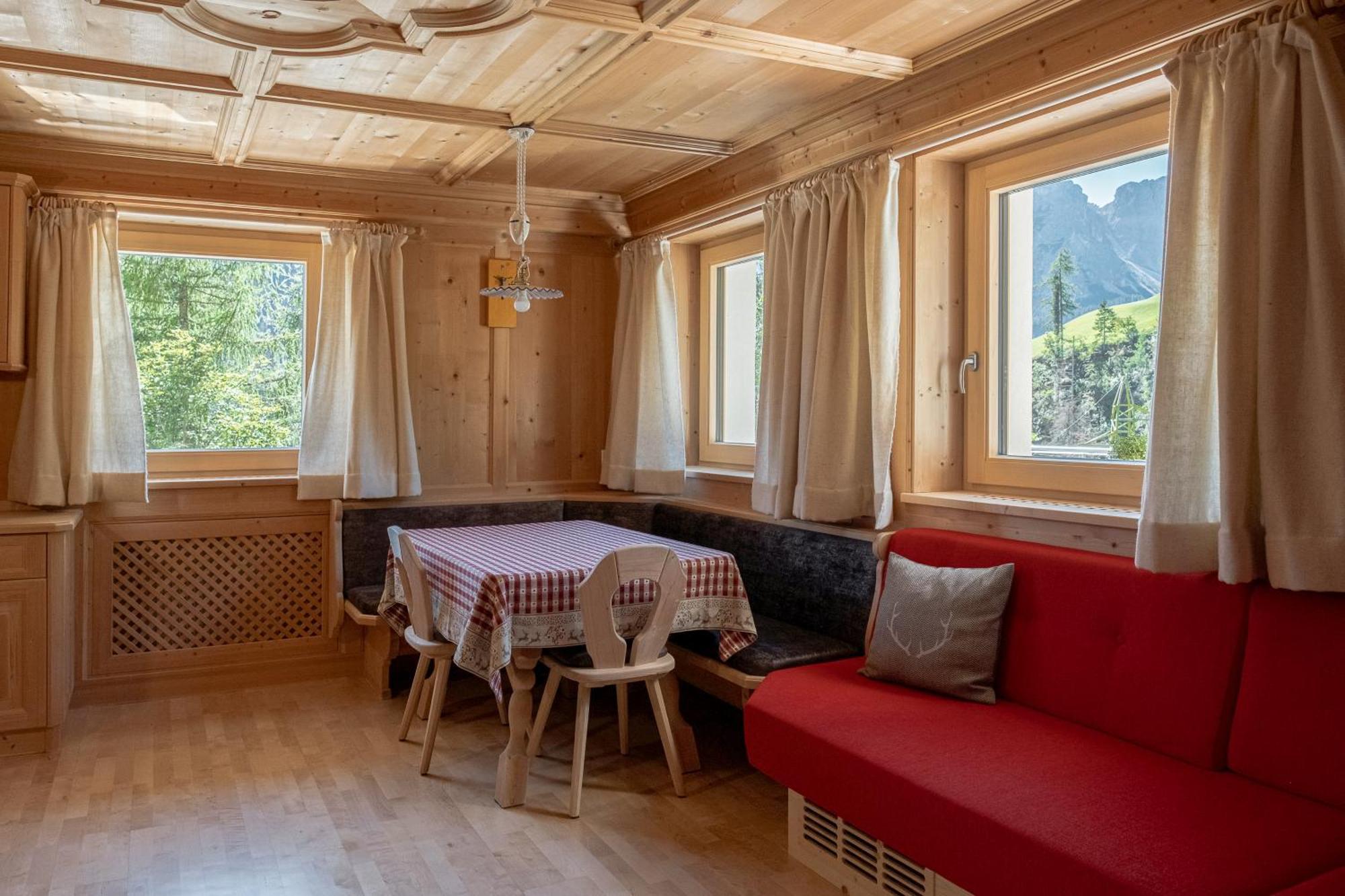 Ciasa Iachin - Dolomites Dream Retreat Apartment San Martino in Badia Ngoại thất bức ảnh
