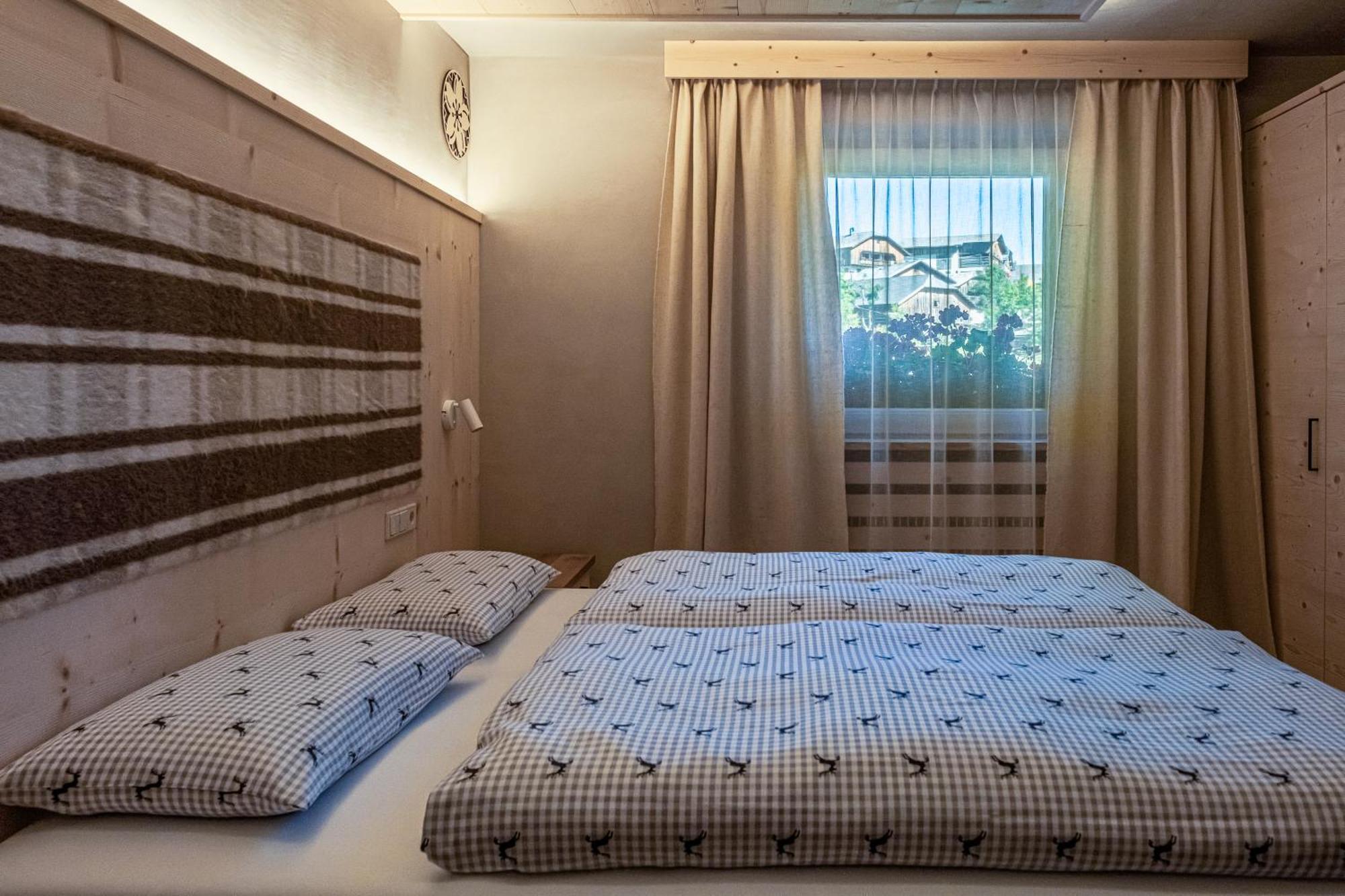Ciasa Iachin - Dolomites Dream Retreat Apartment San Martino in Badia Ngoại thất bức ảnh