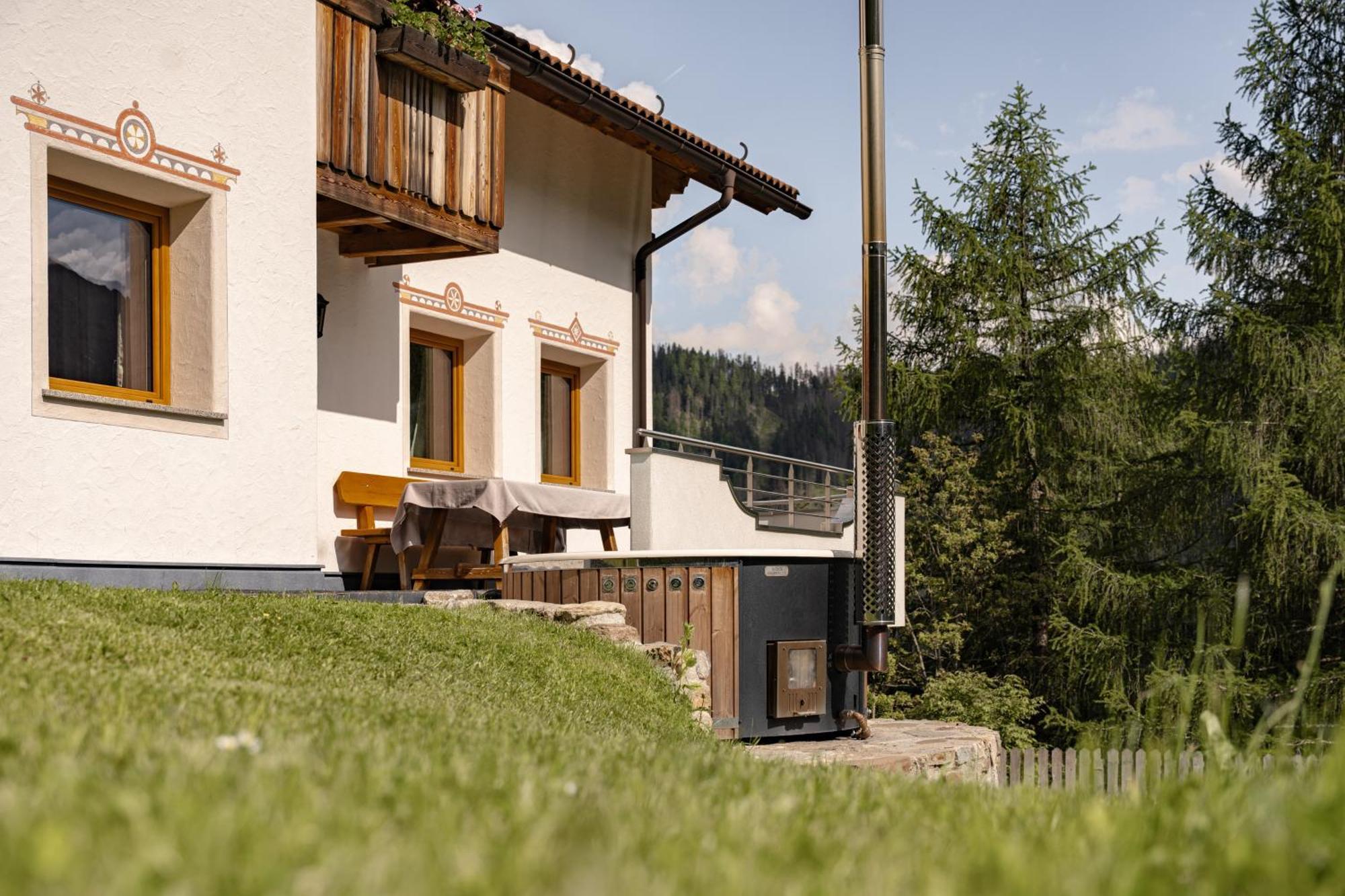 Ciasa Iachin - Dolomites Dream Retreat Apartment San Martino in Badia Ngoại thất bức ảnh